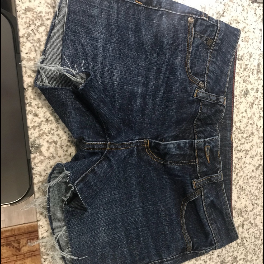 Blue jean cutoff shorts